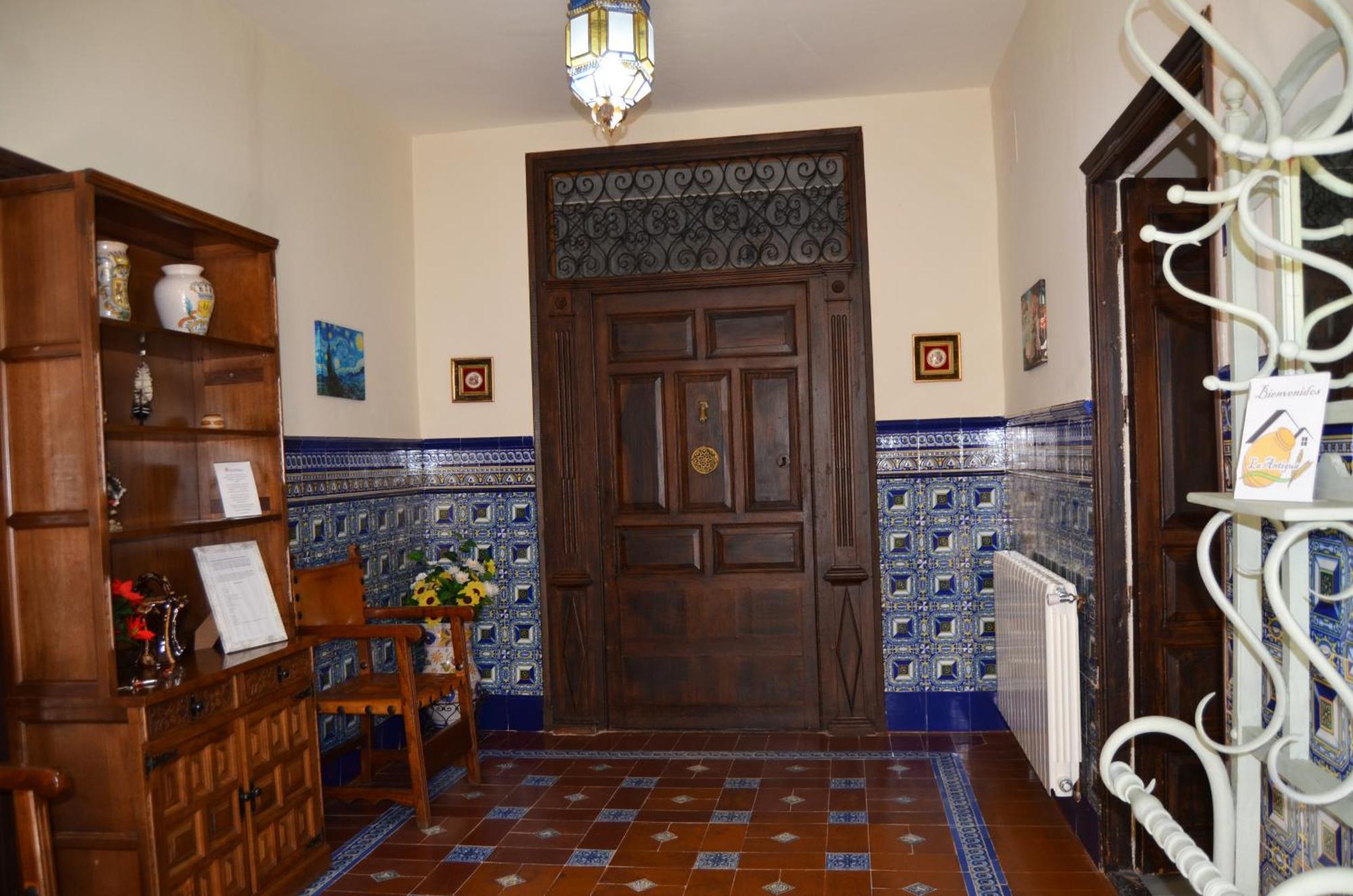 Villa La Antigua, Casa Centrica, Amplio Patio, Piscina Y Barbacoa Campillo de Altobuey Exterior foto